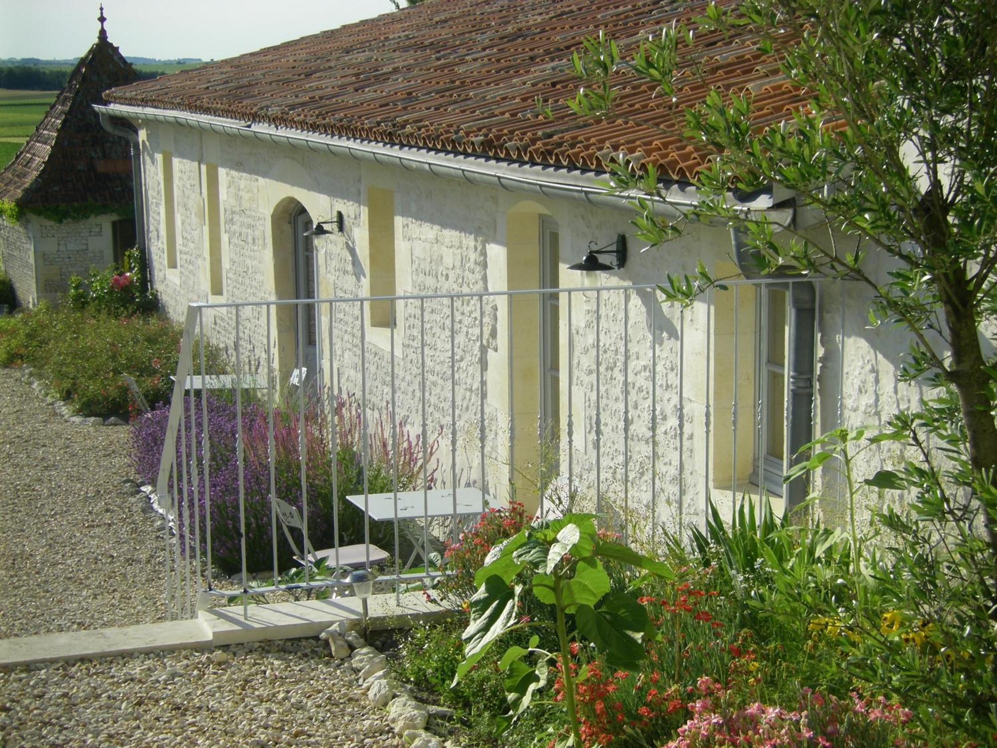 Chambre D'Hotes Clos Des Pierres Blanches Brie-sous-Archiac Exterior foto