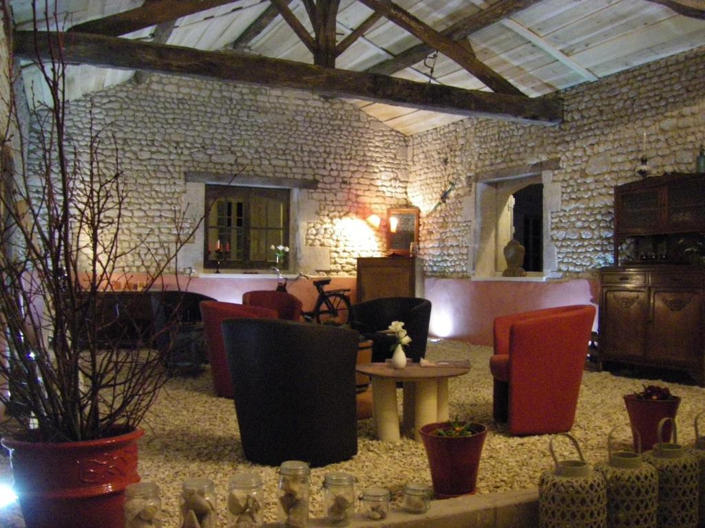 Chambre D'Hotes Clos Des Pierres Blanches Brie-sous-Archiac Exterior foto